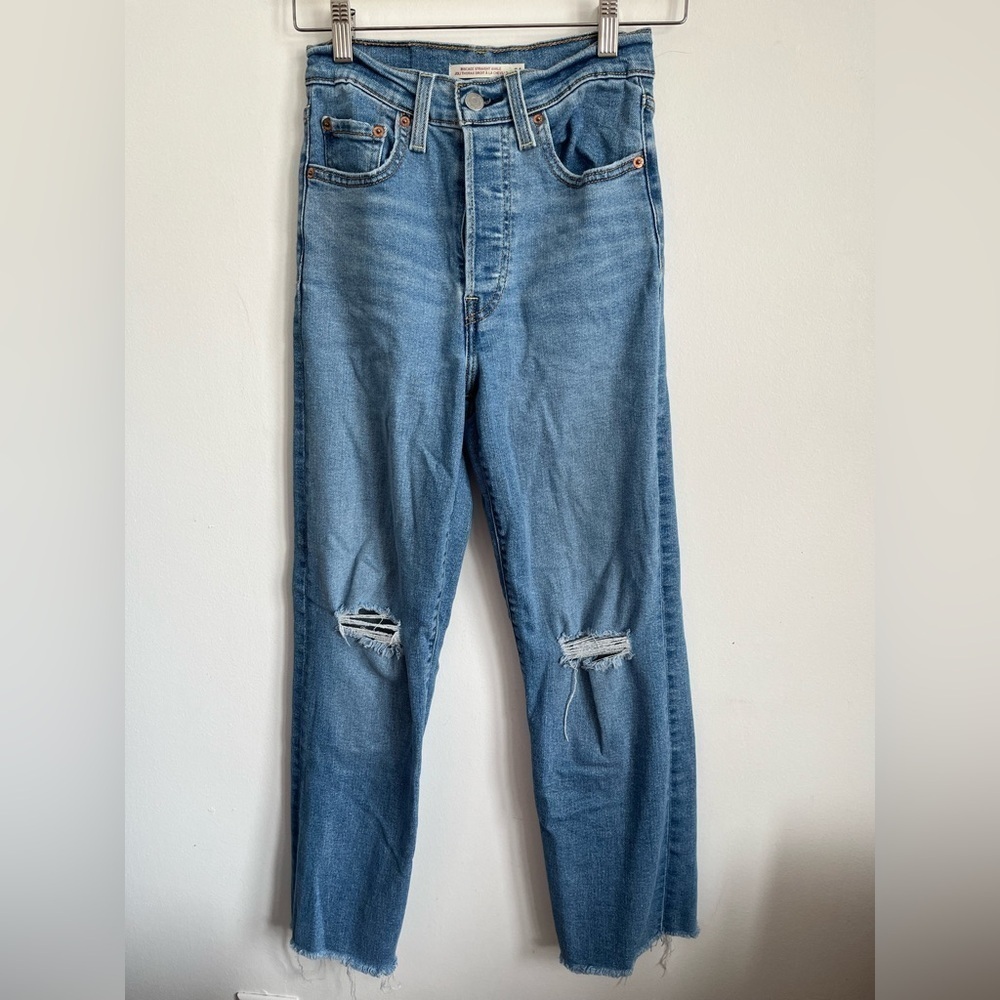 Leviโs Ribcage Straight Crop Light Wash Distressed High Rise Denim Jeans - US 24